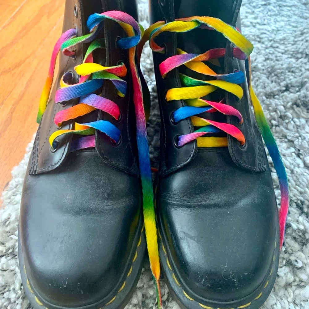 Dr. Martens the Original 1460 Women’s Smooth Leather Lace up Boots